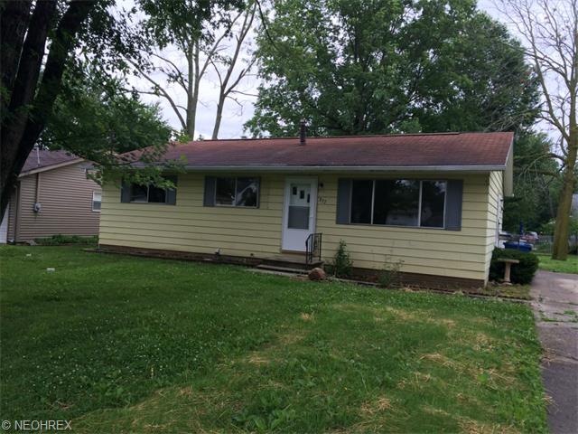 857 Community Rd, Sheffield Lake, OH 44054 - photo 1