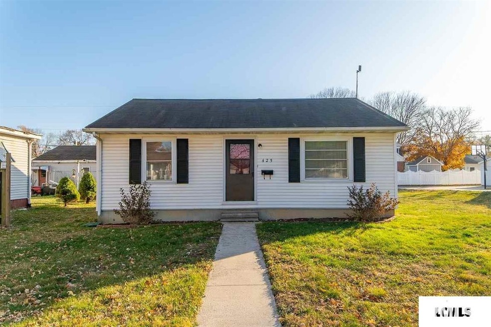 425 5th St, Lincoln, IL 62656 - photo 1