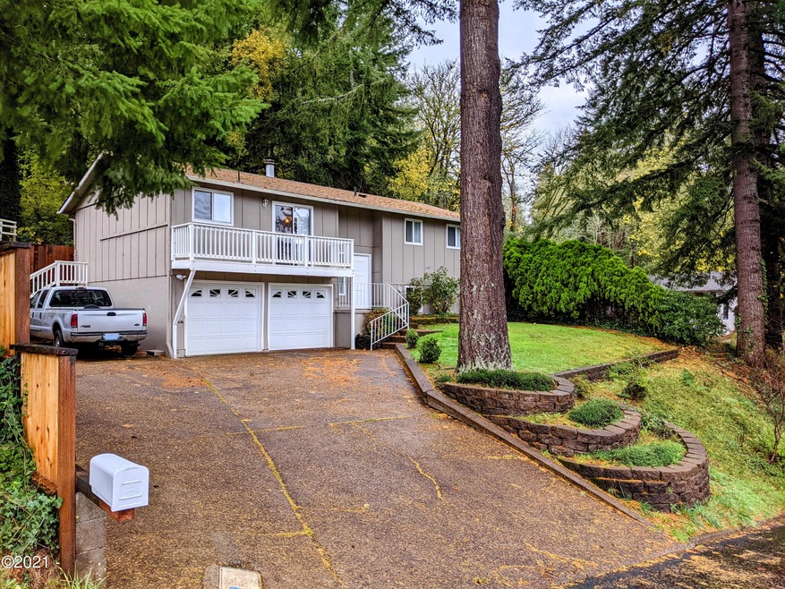 982 SE Loren - Front-a