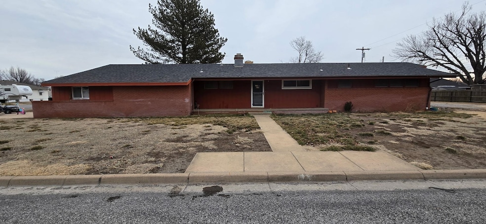 402 S Cedar St, Meade, KS 67864 - photo 1