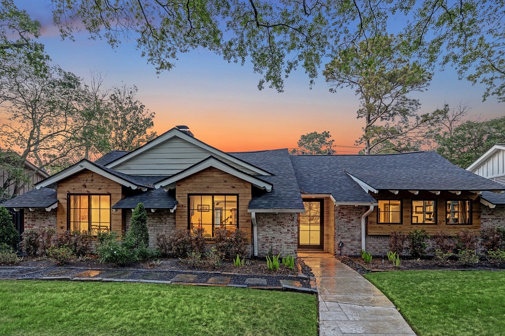 10038 Briar Rose Dr, Houston, TX 77042 - photo 1