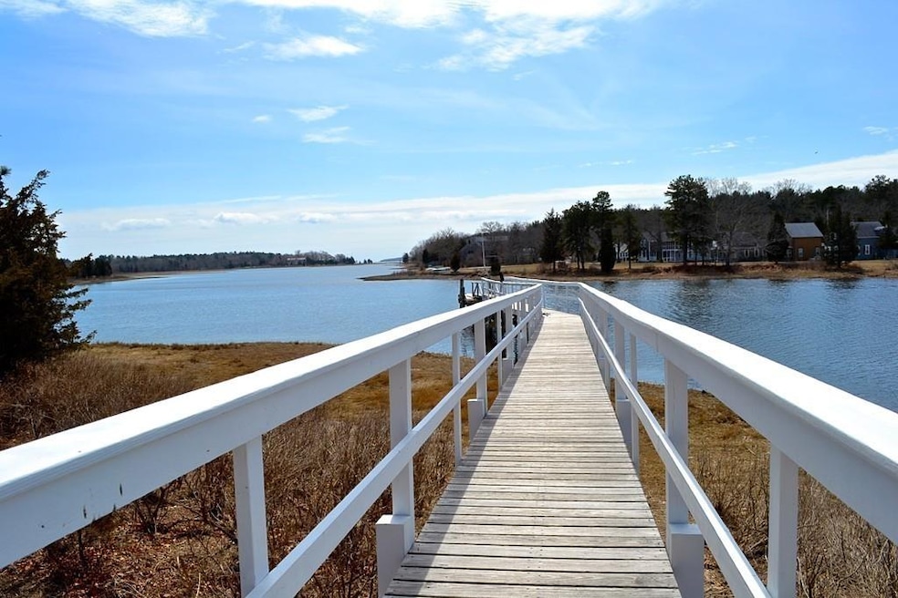 1 Blackhall Ct, Marion, MA 02738 - photo 1