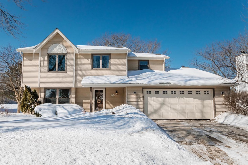 W154N7715 Pheasant Ln, Menomonee Falls, WI 53051 - photo 1