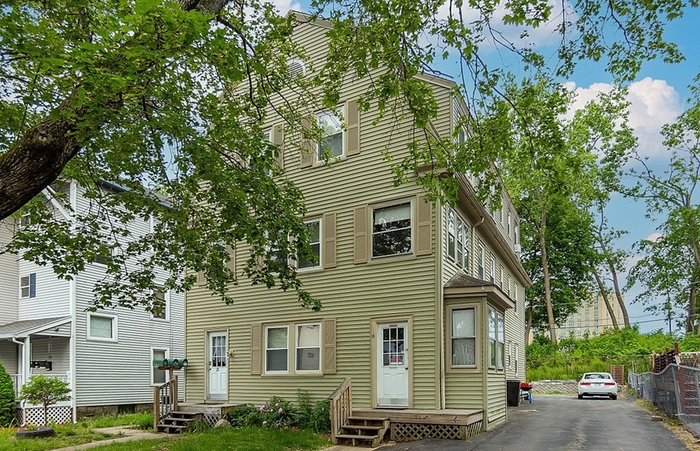 18 Haynes St, Worcester, MA 01603 - photo 1