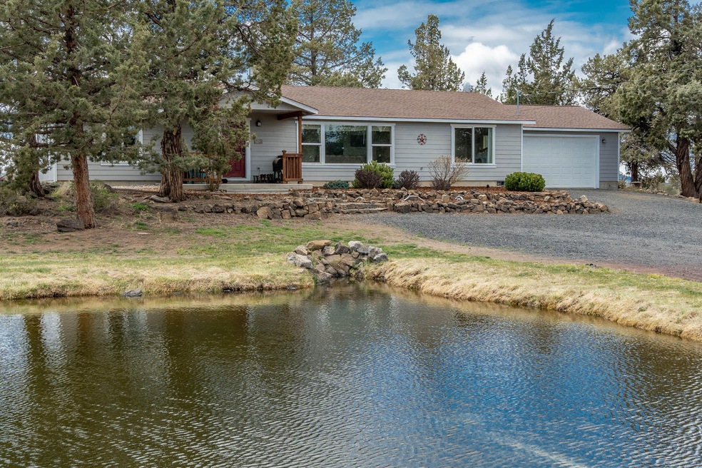 9015 S Highway 97, Redmond, OR 97756 - photo 1