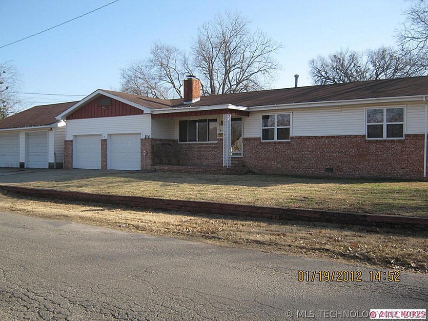 816 W Cherokee St, Okmulgee, OK 74447 - photo 1