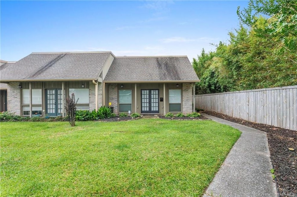 725 Blackman St, Lake Charles, LA 70605 - photo 1