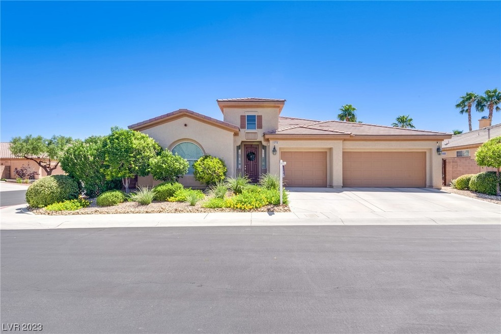 ABSOLUTELY GORGEOUS HOME ON OVERSIZED CORNER LOT!