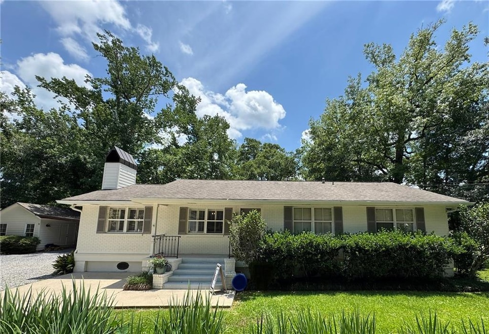 726 S Massachusetts St, Covington, LA 70433 - photo 1