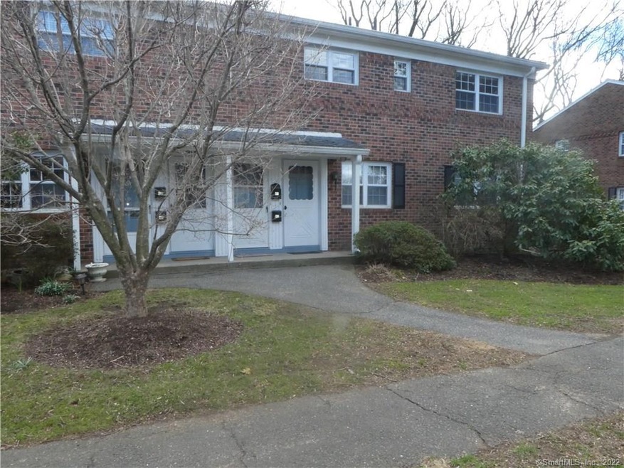 245 Unquowa Rd unit 42, Fairfield, CT 06824 - photo 1