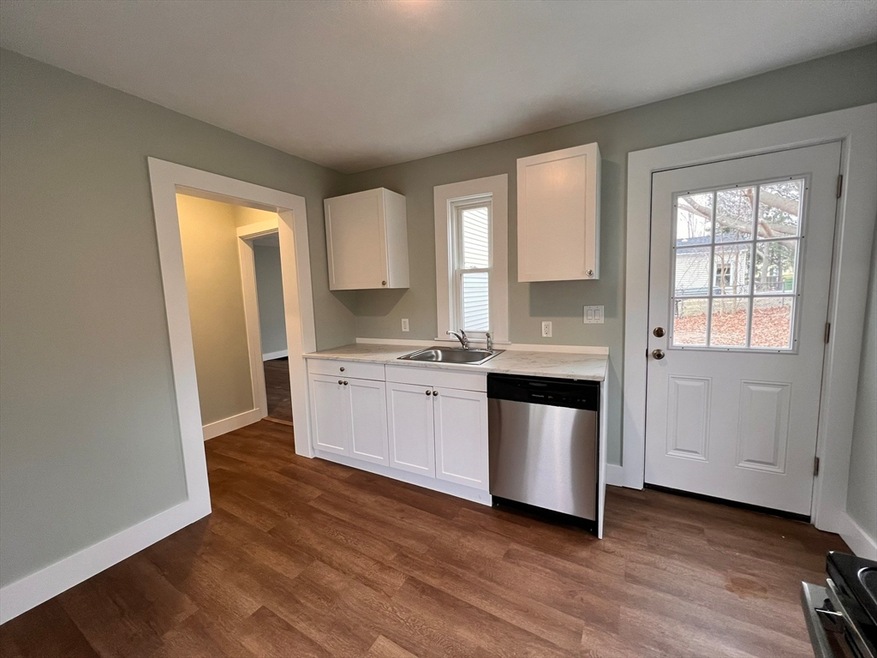 400 Court St unit 1, Plymouth, MA 02360 - photo 1