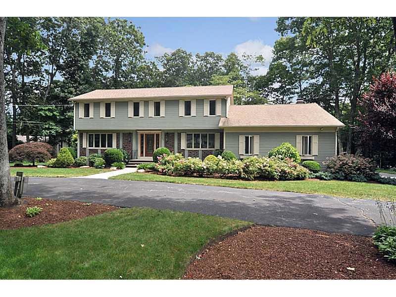 172 Gilbert Stuart Dr, East Greenwich, RI 02818 - photo 1