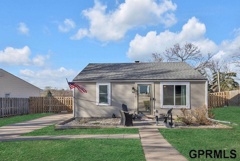5716 Orchard Ave, Omaha, NE 68117 - photo 1