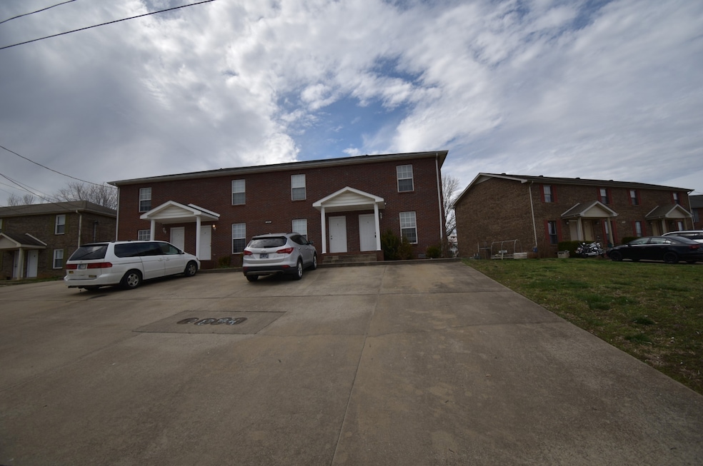 362 Peabody Dr unit 4, Clarksville, TN 37042 - photo 1
