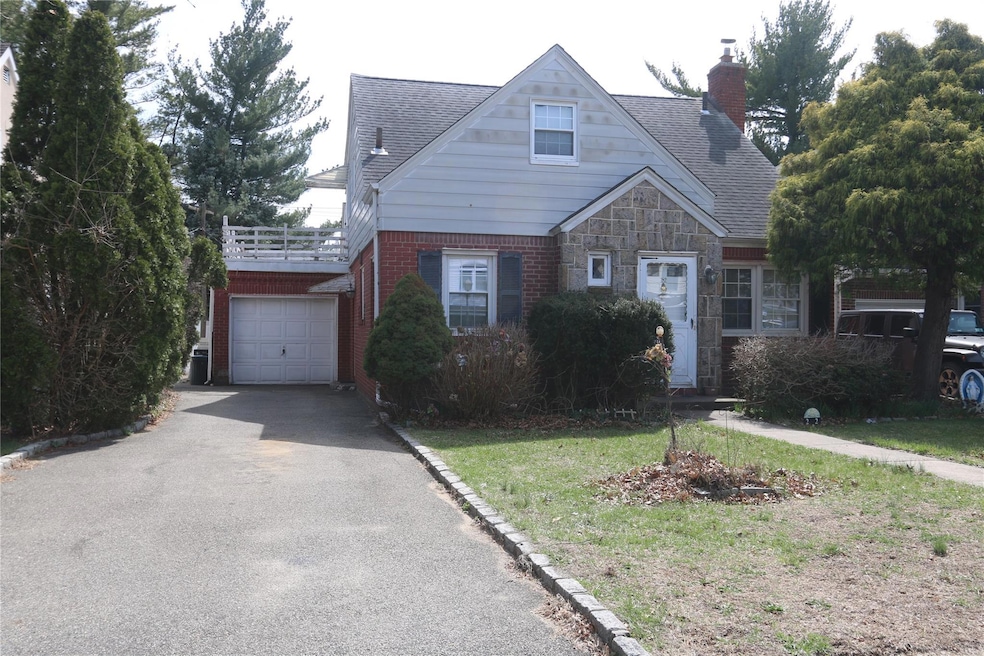 Sold $732,000 • Co-Listing Agent