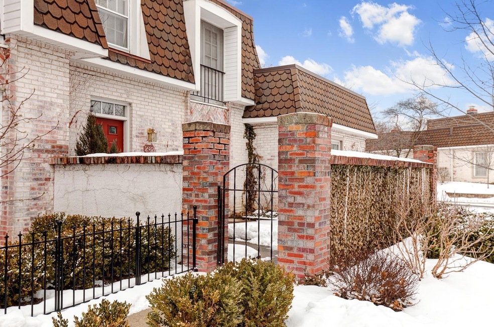 2862 Chateau Place-3