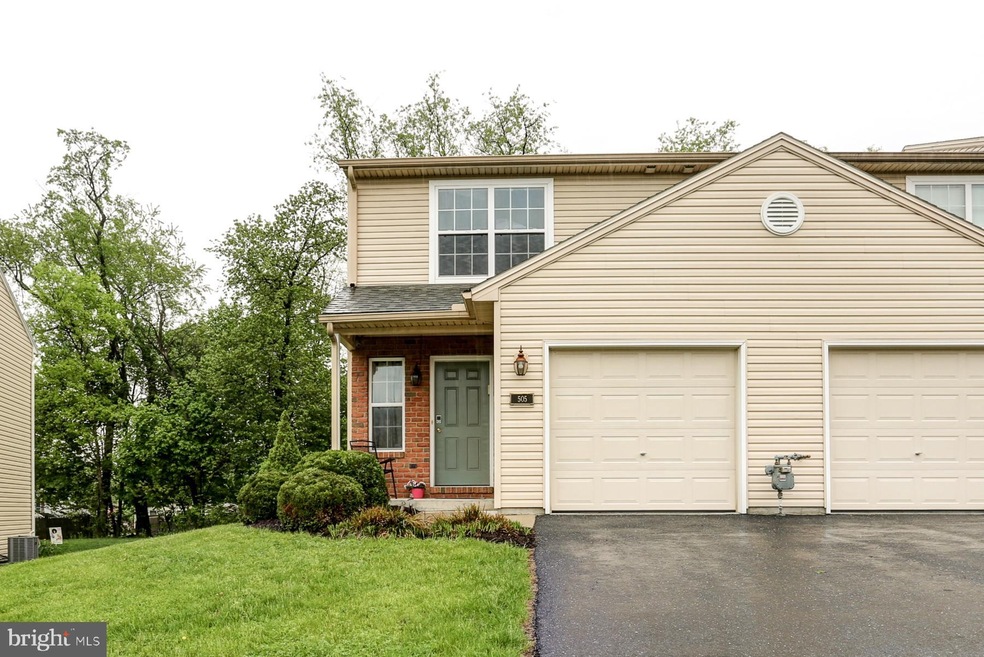 505 Dakemich Ct, Enola, PA 17025 - photo 1