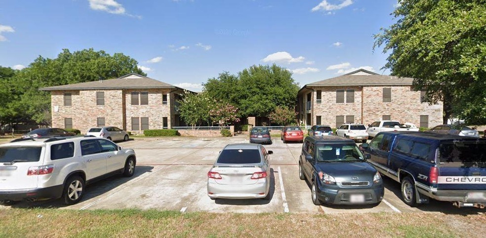222 N Center St unit 206, Grand Prairie, TX 75050 - photo 1