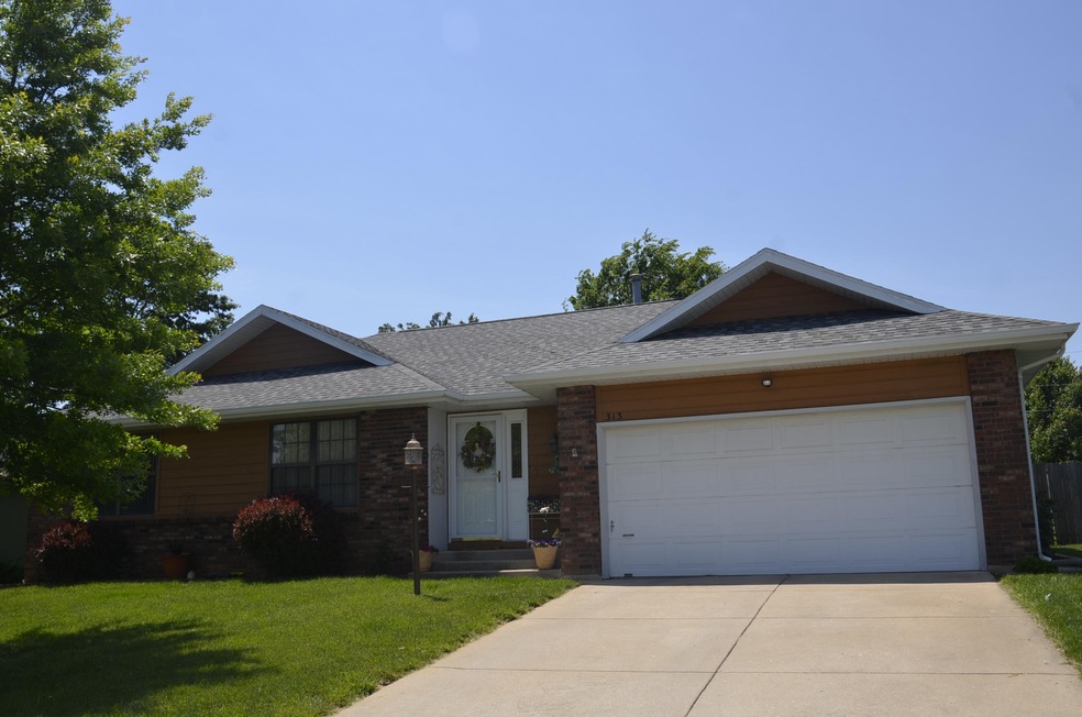 313 Hillcrest Ave, Nixa, MO 65714 - photo 1