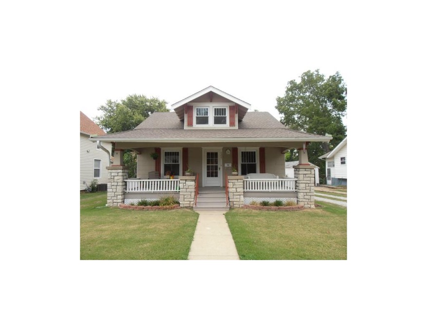 1 1/2 story- 3+ bedroom - 2 bath.