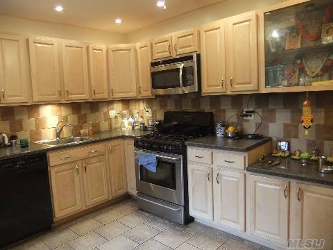 Linden Towers Coop unit 2-D, Flushing, NY 11354 - photo 1