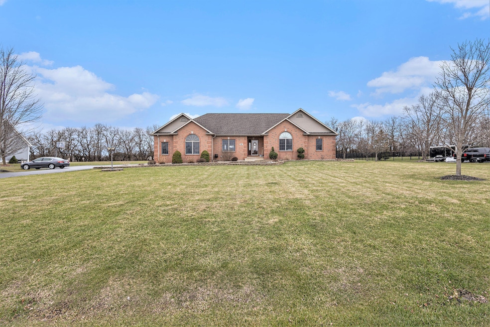 274 Fieldstone Dr, Hebron, IN 46341 - photo 1