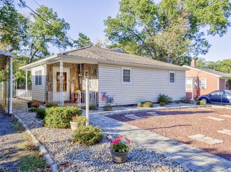 16 Garrabrant Rd, Clifton, NJ 07013 - photo 1