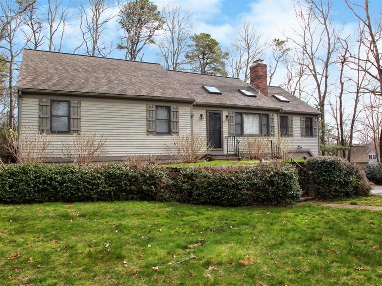 7 Robin Ln, Mashpee, MA 02649 - photo 1