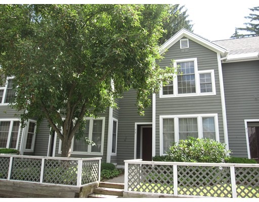 74 Amity Place unit 74, Amherst, MA 01002 - photo 1