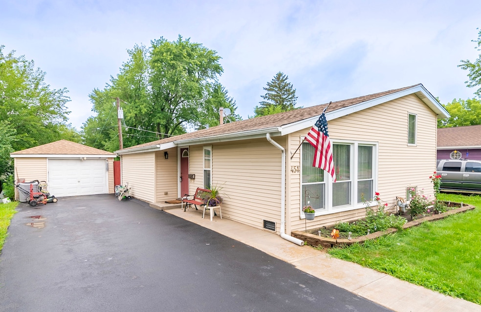 451 Tulsa Ave, Carpentersville, IL 60110 - photo 1