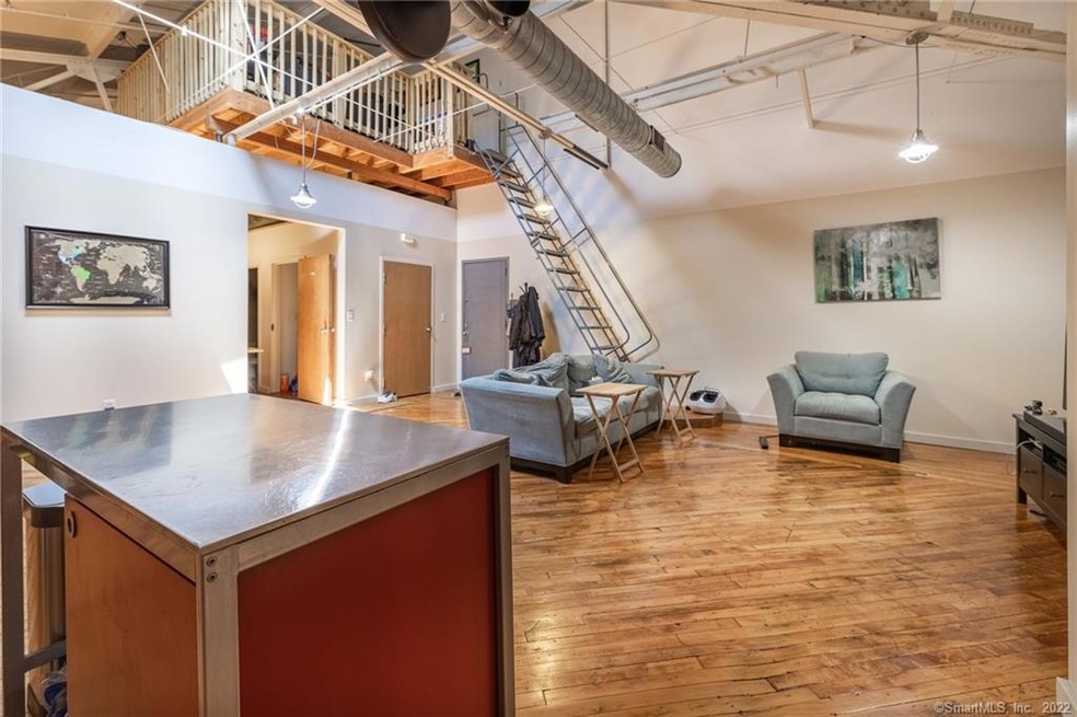 Loft overlooks apartment