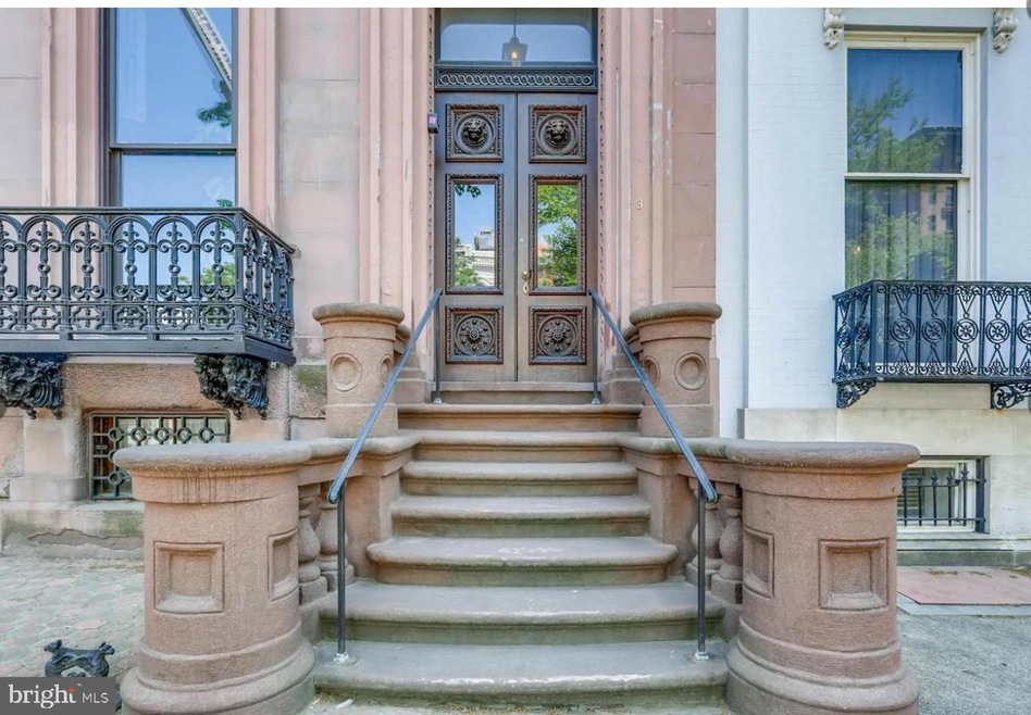 3 W Mount Vernon Place unit 8, Baltimore, MD 21201 - photo 1