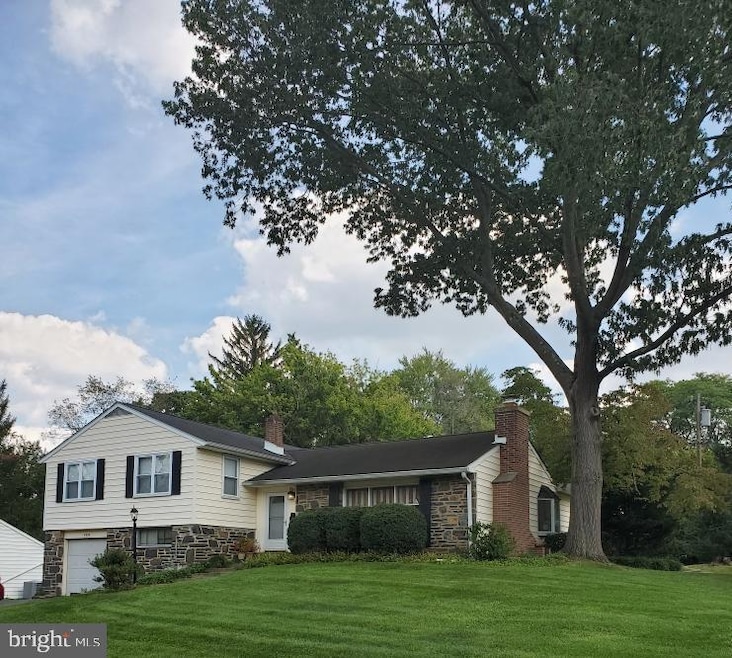 4032 Woodruff Rd, Lafayette Hill, PA 19444 - photo 1