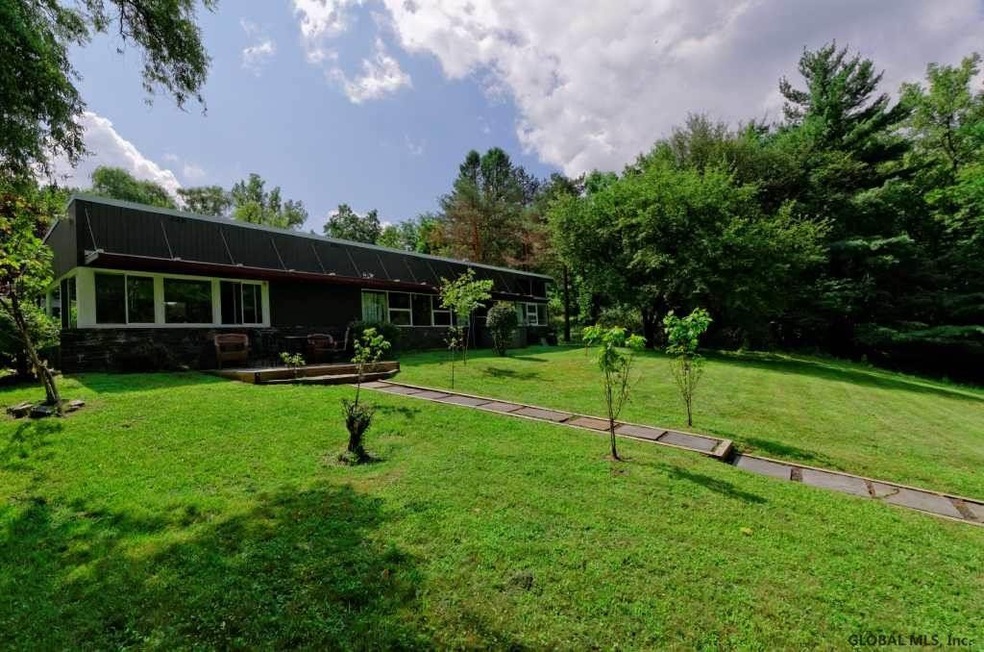 18 Ledgestone Rd, Troy, NY 12180 - photo 1