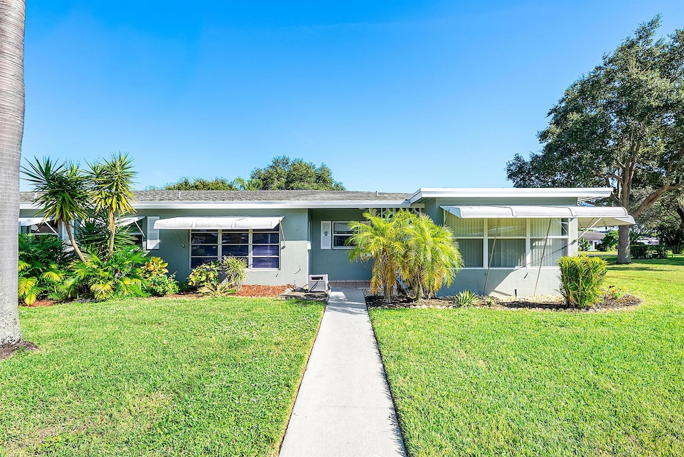 902 South Dr unit D, Delray Beach, FL 33445 - photo 1