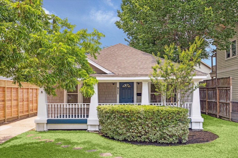 911 Oxford St, Houston, TX 77008 - photo 1