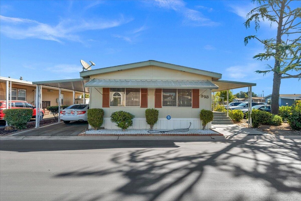 2706 W Ashlan Ave unit 323, Fresno, CA 93705 - photo 1