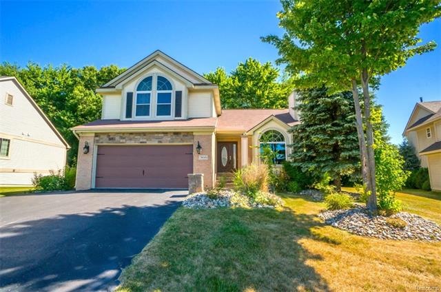 Wonderful home in Lakeshore Pointe!