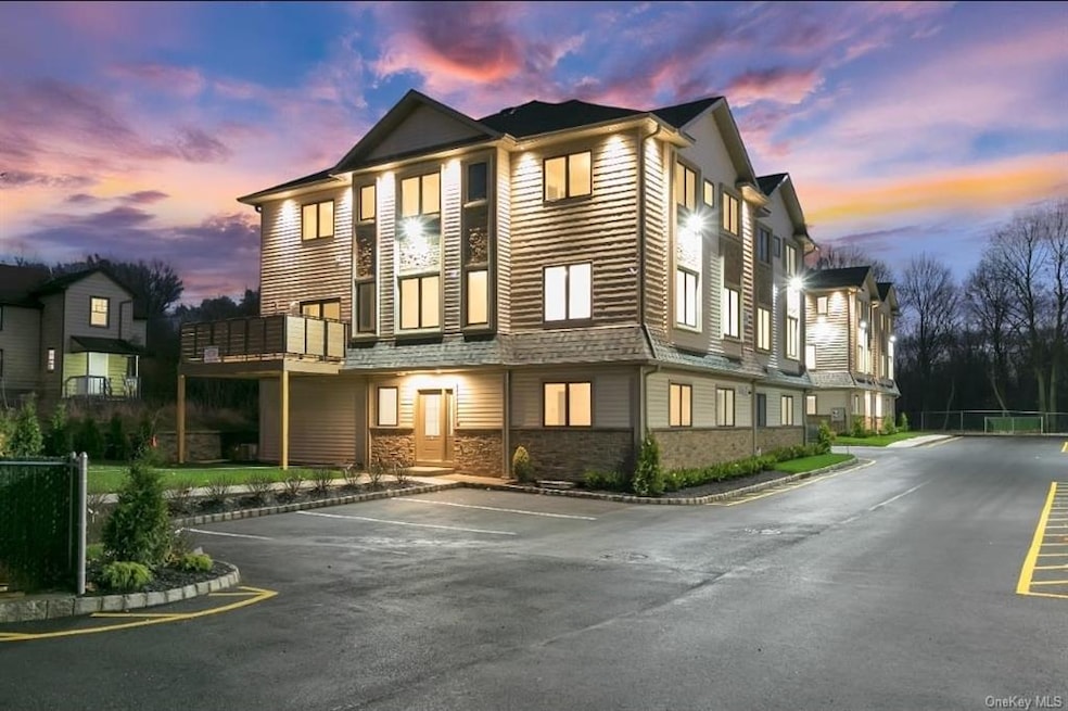 27 Old Nyack Turnpike unit 202, Monsey, NY 10952 - photo 1