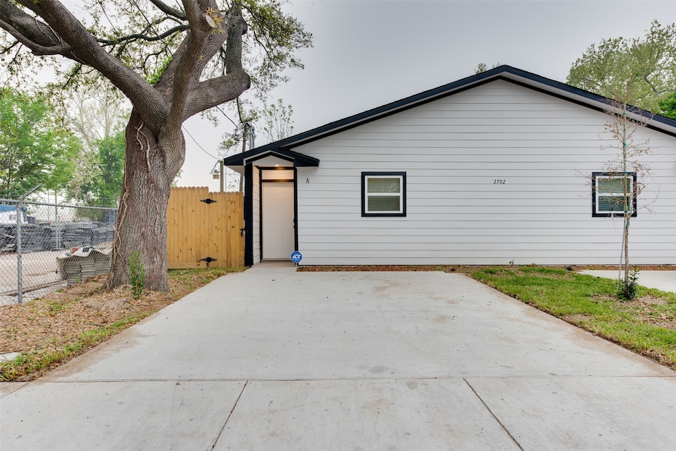 2702 Reid St unit A, Houston, TX 77026 - photo 1
