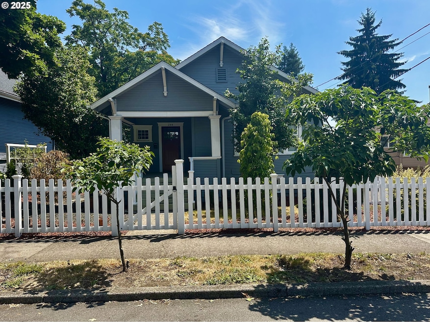 244 14th St SE, Salem, OR 97301 - photo 1