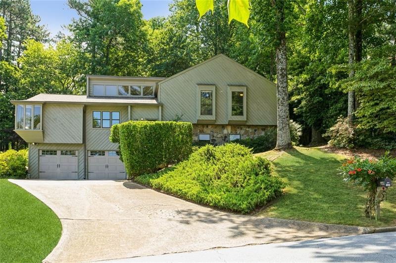 Great curb appeal in this modern contemporary home