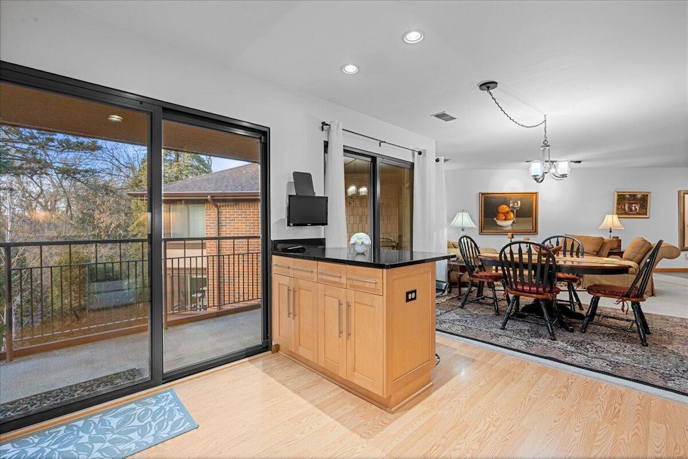 Glendale Lakes Condominiums unit 314, Glendale, WI 53209 - photo 1