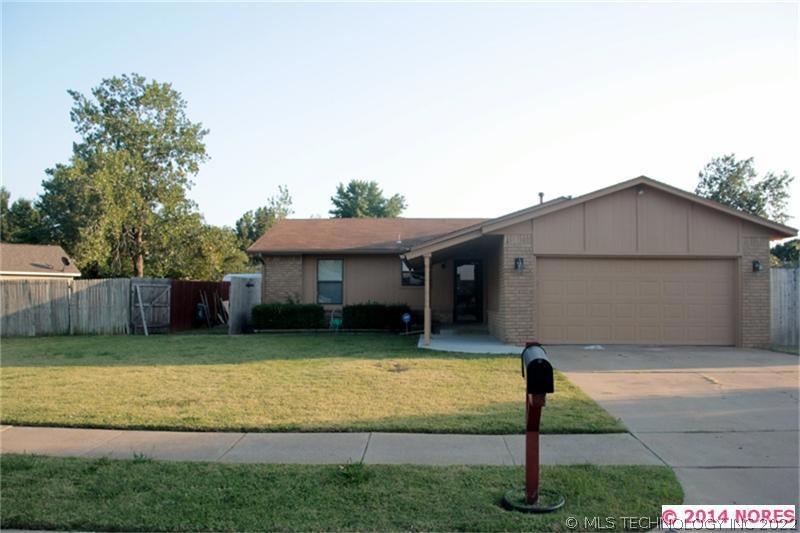 Great Curb Appeal!