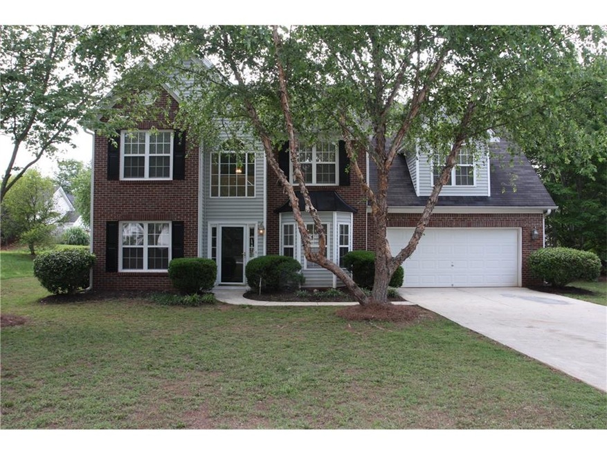 4 Bedroom, 2.5 bath Home on Duldesac Lot...