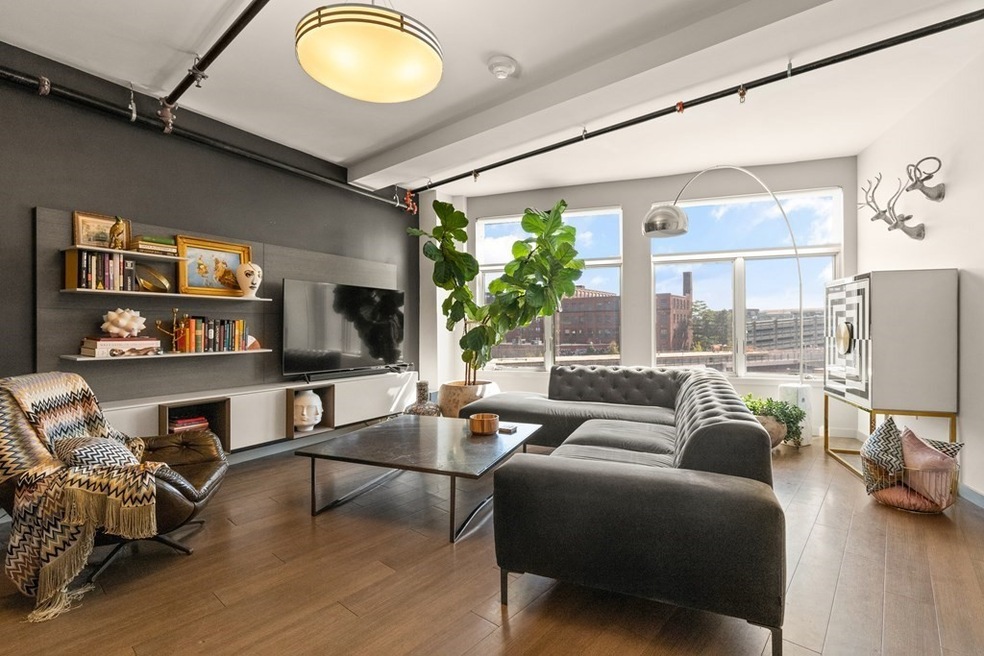 33 Central Square unit 401, Lynn, MA 01901 - photo 1