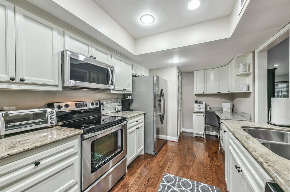 10317 Longmont Dr unit 37, Houston, TX 77042 - photo 1