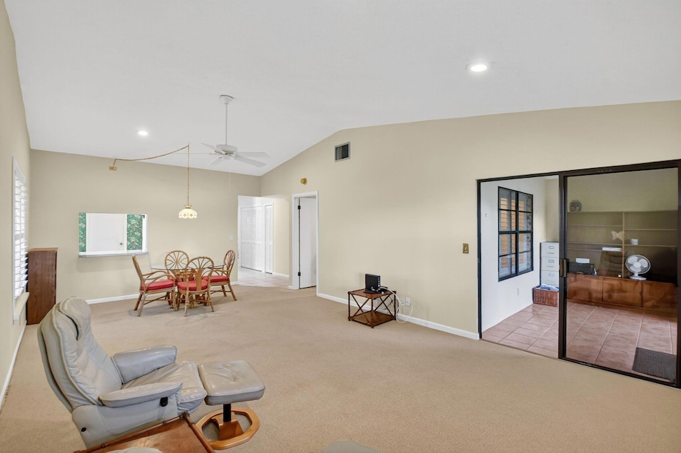 10 Ridge Blvd unit D, Boynton Beach, FL 33435 - photo 1