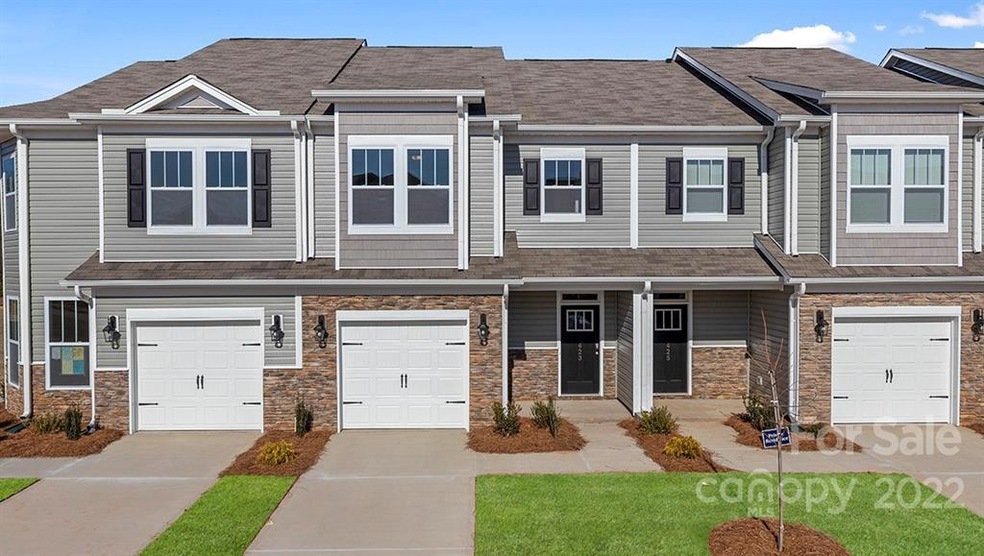 112 Creekview Rd, Hendersonville, NC 28792 - photo 1