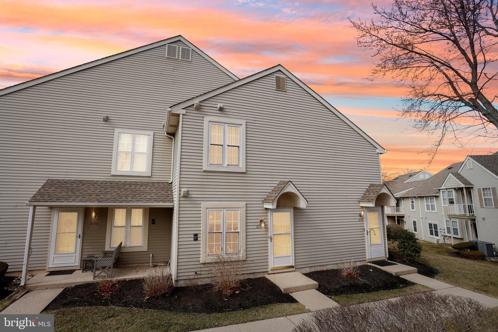 670A Thornwood Dr unit 670A, Mount Laurel, NJ 08054 - photo 1